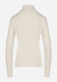 Born2be - Jasnobeżowy Klasyczny Golf z Bawełną Reilisea. Okazja: na co dzień. Typ kołnierza: golf. Kolor: beżowy. Materiał: bawełna. Styl: klasyczny #7