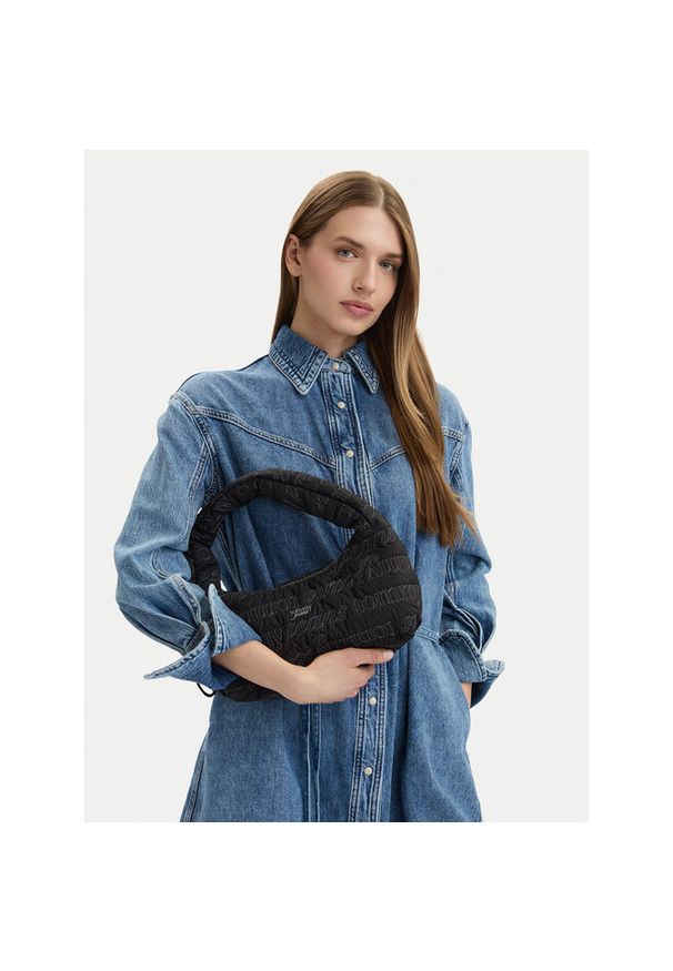 Torebka Tommy Jeans. Kolor: czarny