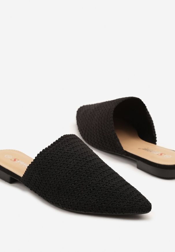 Renee - Czarne Klapki Mule Ozdobione Plecionką Lisirea. Okazja: na co dzień. Kolor: czarny. Materiał: jeans. Wzór: aplikacja. Styl: elegancki, casual