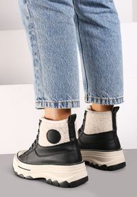 Born2be - Czarne Traperki Typu Trampki na Platformie z Futerkowymi Wstawkami Mialessia. Okazja: na co dzień. Kolor: czarny. Materiał: jeans, skóra. Obcas: na platformie. Styl: casual, rockowy #3