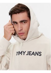 Tommy Jeans Bluza Bold Classics DM0DM18413 Beżowy Regular Fit. Kolor: beżowy. Materiał: bawełna