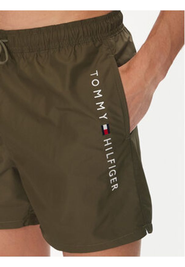 TOMMY HILFIGER - Tommy Hilfiger Szorty kąpielowe UM0UM03258 Zielony Regular Fit. Kolor: zielony. Materiał: syntetyk
