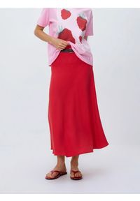 Reserved - Spódnica midi z paskiem - czerwony. Kolor: czerwony. Materiał: tkanina, wiskoza