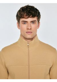 Big-Star - Bluza męska rozpinana ze stójką beżowa Wlador 801. Okazja: na co dzień. Typ kołnierza: kołnierzyk stójkowy. Kolor: beżowy. Materiał: dzianina, dresówka, jeans. Wzór: ze splotem, nadruk. Styl: sportowy, casual, elegancki #2