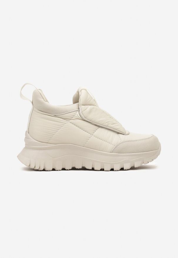 Born2be - Jasnobeżowe Sneakersy na Grubej Podeszwie z Pikowaną Cholewką i Napisem Resisha. Okazja: na co dzień. Kolor: beżowy. Materiał: jeans. Szerokość cholewki: normalna. Wzór: napisy. Styl: casual, sportowy