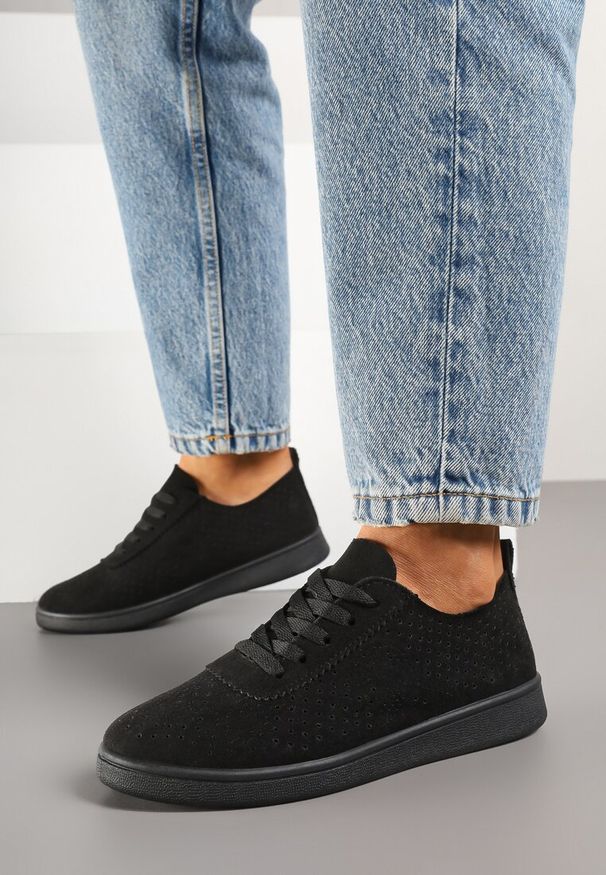 Renee - Czarne Sneakersy z Ażurowymi Wycięciami Telanoria. Okazja: na co dzień. Kolor: czarny. Materiał: jeans. Wzór: ażurowy. Sezon: lato. Obcas: na obcasie. Wysokość obcasa: niski