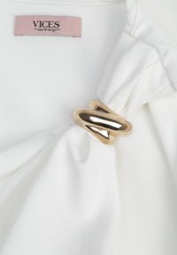 Born2be - Biała Sukienka VICES Ozdobiona Aplikacją na Ramieniu Palleleora. Okazja: na wesele, na ślub cywilny. Kolor: biały. Wzór: aplikacja. Typ sukienki: proste. Styl: elegancki #6