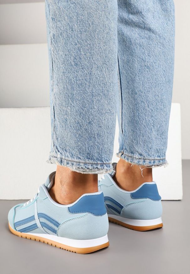 Renee - Niebieskie Sneakersy przed Kostkę z Paskami na Cholewce Deniffia. Okazja: na co dzień. Wysokość cholewki: przed kostkę. Zapięcie: pasek. Kolor: niebieski. Szerokość cholewki: normalna
