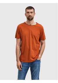 Selected Homme T-Shirt Morgan 16071775 Brązowy Regular Fit. Kolor: brązowy. Materiał: bawełna