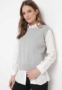 Born2be - Szara Kamizelka z Prążkowanej Dzianiny z Klasyczną Koszulą Verisande. Okazja: na co dzień. Kolor: szary. Materiał: prążkowany, dzianina. Styl: klasyczny #1