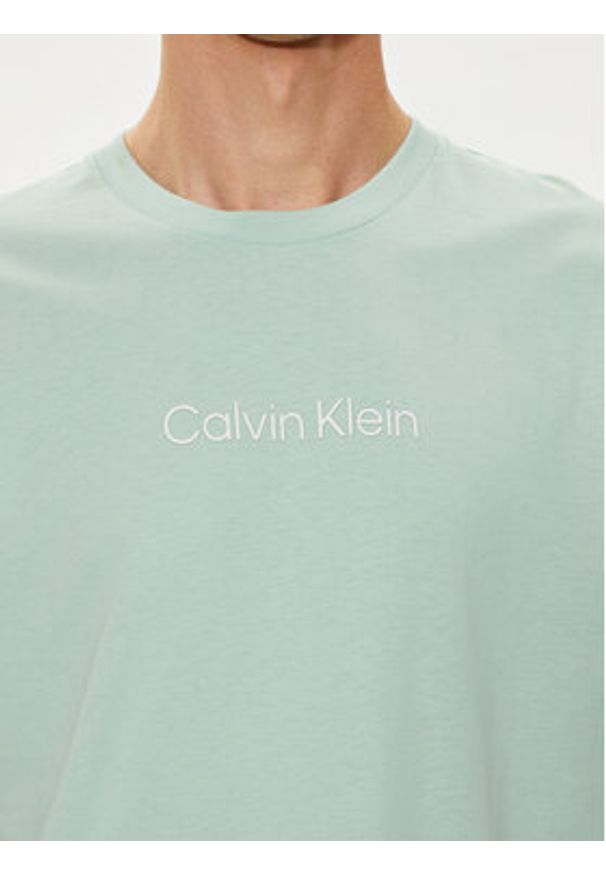 Calvin Klein T-Shirt Hero K10K111346 Zielony Regular Fit. Kolor: zielony. Materiał: bawełna