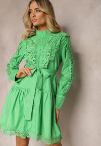 Renee - Zielona Sukienka Laodilea. Kolor: zielony. Materiał: materiał, koronka. Wzór: koronka. Styl: klasyczny. Długość: mini