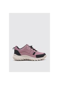Geox - Kapcie GEOX J SIMBYOS GIRL B ABX Rose. Kolor: czarny, różowy, wielokolorowy. Materiał: syntetyk, tkanina. Sport: turystyka piesza