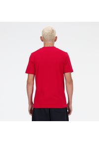 Koszulka męska New Balance MT41502TRE – czerwona. Kolor: czerwony. Materiał: bawełna, dresówka. Długość rękawa: krótki rękaw. Długość: krótkie. Wzór: napisy, nadruk #3
