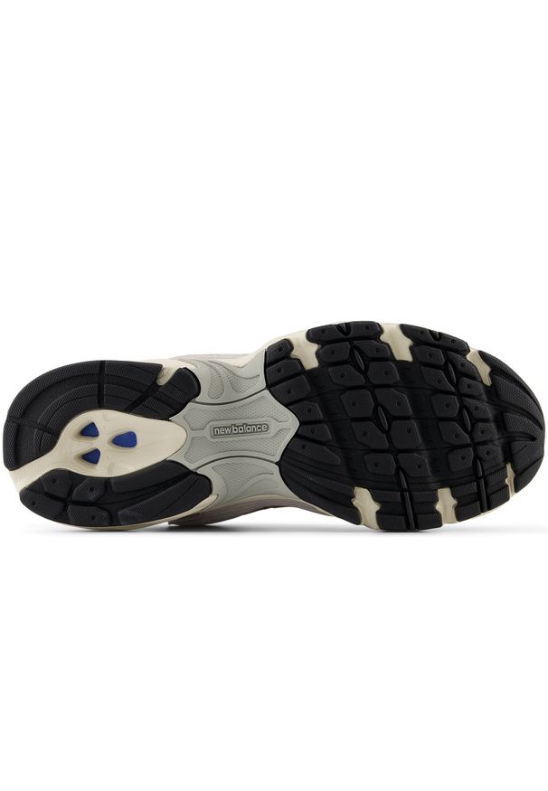 Buty unisex New Balance MR530CN – brązowe. Okazja: na co dzień. Kolor: brązowy. Materiał: zamsz, skóra, materiał, syntetyk. Szerokość cholewki: normalna. Sezon: lato