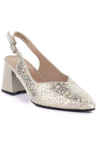 Skórzane czółenka z paskiem beżowe Cambell 35306. Zapięcie: pasek. Kolor: beżowy. Materiał: skóra. Szerokość cholewki: normalna #1