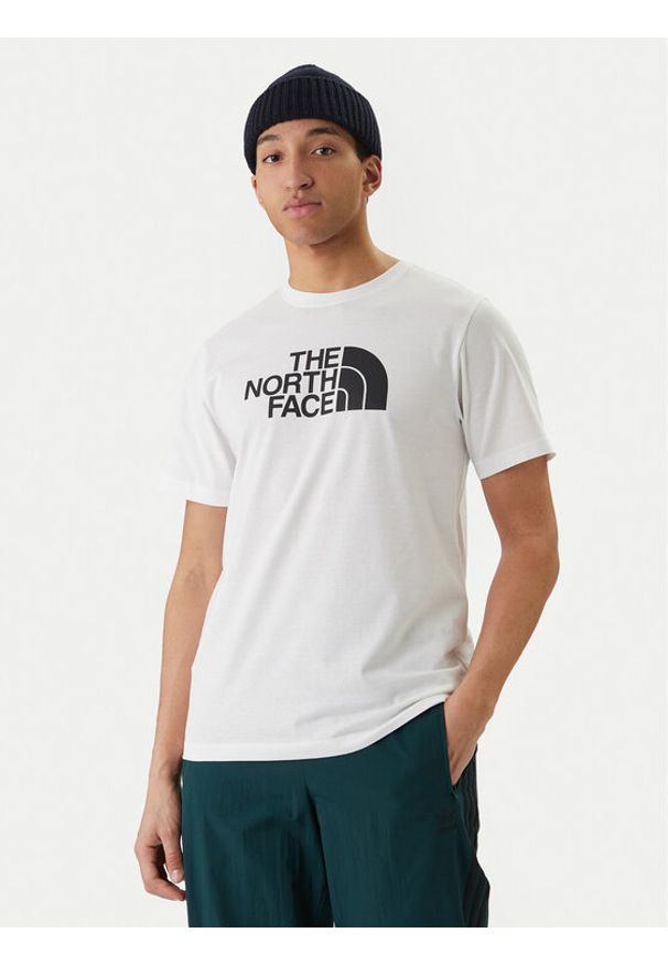The North Face T-Shirt Evolution Half Dome NF0A8B6J Biały Regular Fit. Kolor: biały. Materiał: syntetyk, bawełna