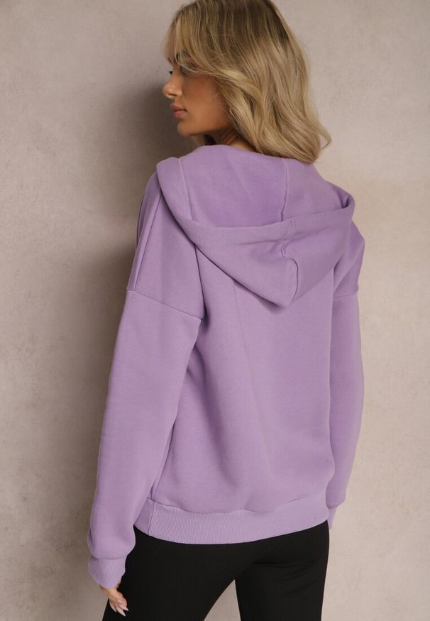 Renee - Jasnofioletowa Bawełniana Bluza z Sznurkami i Kapturem Tyche. Typ kołnierza: kaptur. Kolor: fioletowy. Materiał: bawełna. Wzór: kolorowy