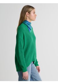 Big-Star - Sweter damski z wiskozy z dekoltem v-neck zielony Cyntiana 301. Kolor: zielony. Materiał: wiskoza. Wzór: kolorowy, ze splotem. Styl: elegancki