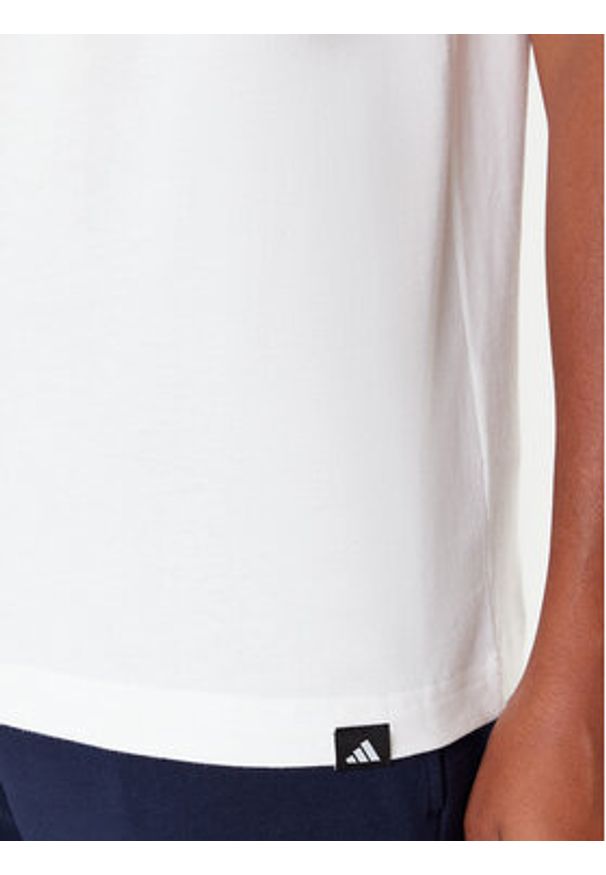 Adidas - adidas T-Shirt Collegiate Graphic JV8545 Biały Regular Fit. Kolor: biały. Materiał: bawełna