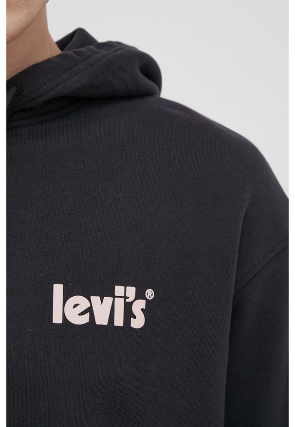 Levi's® - Levi's Bluza męska kolor czarny z kapturem gładka. Okazja: na spotkanie biznesowe. Typ kołnierza: kaptur. Kolor: czarny. Materiał: dzianina. Wzór: gładki. Styl: biznesowy