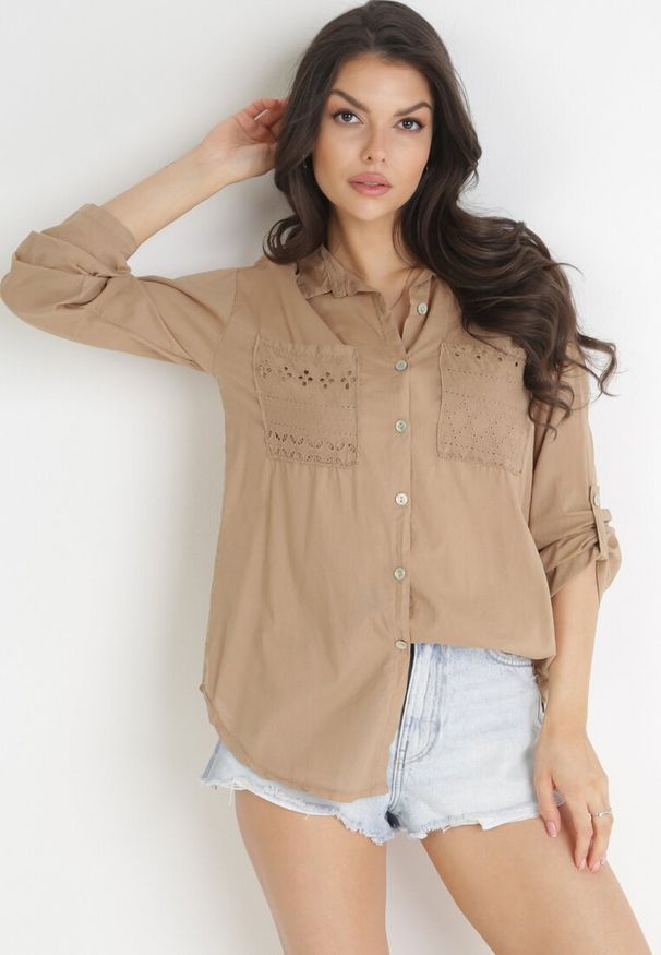 Born2be - Brązowa Bawełniana Koszula z Kieszeniami i Podpinanymi Rękawami Malyna. Kolor: brązowy. Materiał: bawełna. Długość rękawa: długi rękaw. Długość: długie