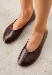 Renee - Brązowe Gładkie Balerinki Basic z Zaokrąglonym Noskiem Kaleta. Okazja: na co dzień. Kolor: brązowy. Materiał: skóra, jeans. Wzór: gładki. Styl: casual, klasyczny #8