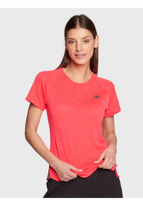 New Balance Koszulka techniczna Q Speed WT23281 Czerwony Athletic Fit. Kolor: czerwony. Materiał: syntetyk