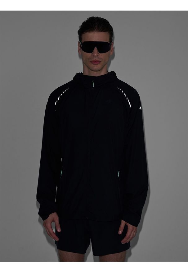 4f - 4F Kurtka do biegania Ultralight męska - szara M. Typ kołnierza: kaptur, kołnierzyk stójkowy. Kolor: szary. Materiał: materiał, włókno. Długość rękawa: raglanowy rękaw. Długość: krótkie. Sport: bieganie, fitness