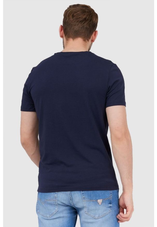Guess - GUESS Granatowy t-shirt męski z małym logo, Rozmiar S. Kolor: niebieski. Wzór: aplikacja