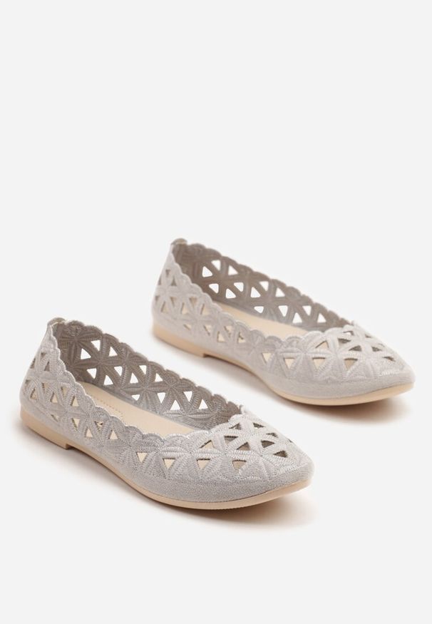 Renee - Szare Balerinki Vices z Ażurowymi Wycięciami Naneria. Okazja: na co dzień. Kolor: szary. Wzór: ażurowy. Styl: elegancki, casual