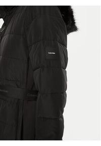 Calvin Klein Płaszcz zimowy K20K207726 Czarny Regular Fit. Kolor: czarny. Materiał: syntetyk. Sezon: zima #7
