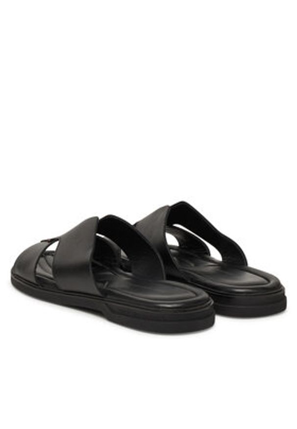 TOMMY HILFIGER - Tommy Hilfiger Klapki Premium Slipon Lh Sand FM0FM05357 Czarny. Kolor: czarny. Materiał: skóra