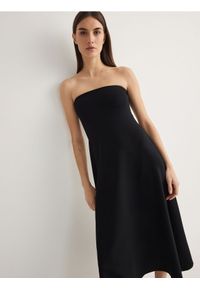 Reserved - Dzianinowa sukienka z wiskozą - czarny. Kolor: czarny. Materiał: wiskoza, dzianina