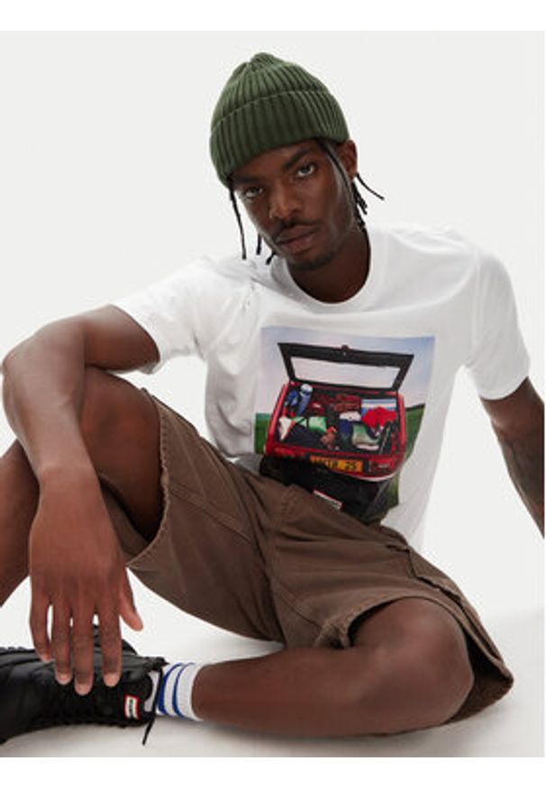 Hunter T-Shirt Tomi Grapphic HARM0037251 Biały Regular Fit. Kolor: biały. Materiał: bawełna