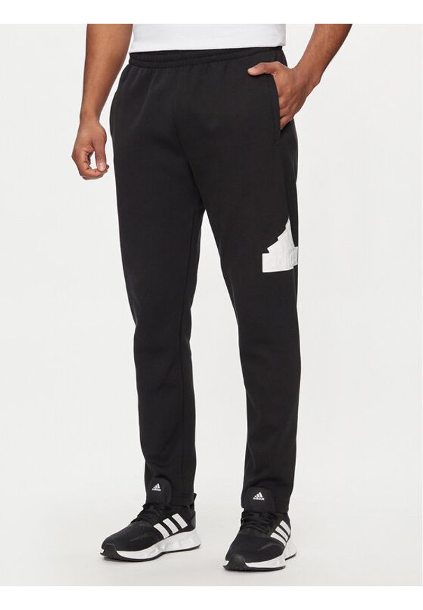 Adidas - adidas Spodnie dresowe Future Icons IN3322 Czarny Regular Fit. Kolor: czarny. Materiał: bawełna