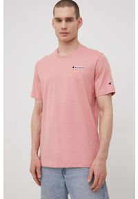 Champion t-shirt bawełniany kolor różowy z aplikacją. Kolor: różowy. Materiał: bawełna. Wzór: aplikacja