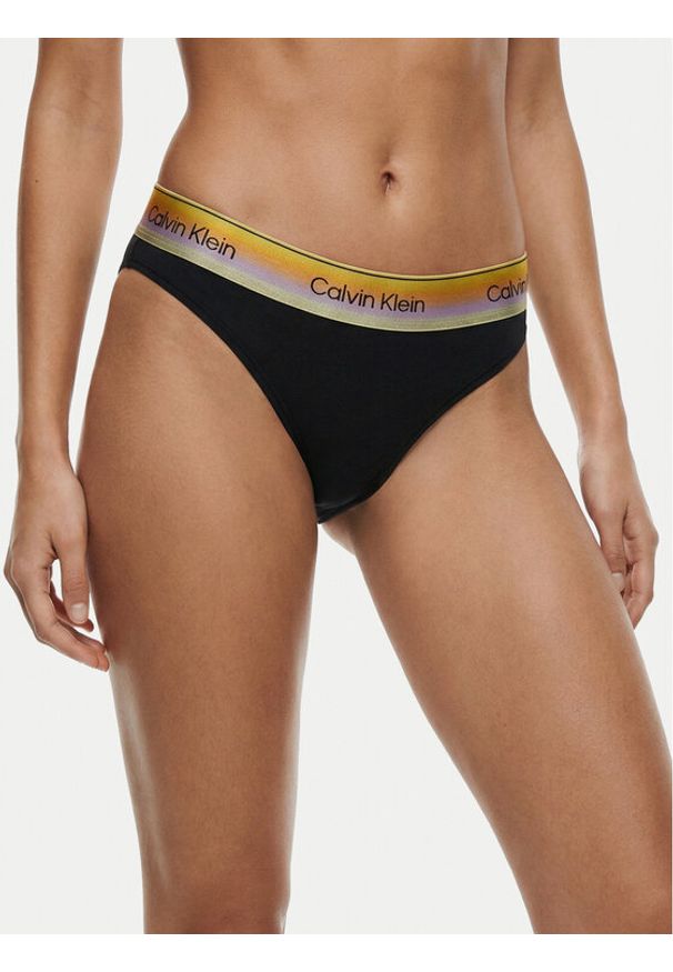 Calvin Klein Underwear Stringi LV00QF8875 Czarny. Kolor: czarny. Materiał: bawełna