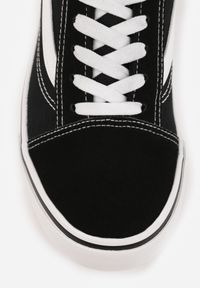 Renee - Czarno-Białe Tenisówki z Boczną Naszywką Simeris. Kolor: czarny. Materiał: jeans. Wzór: aplikacja. Styl: sportowy, klasyczny #3