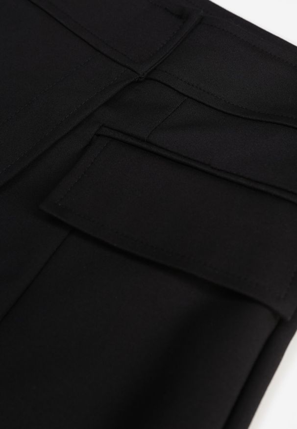 Born2be - Czarne Spódnico-Szorty z Bawełną Ozdobione Imitacją Kieszeni Tinorina. Okazja: na spacer. Kolor: czarny. Materiał: bawełna. Wzór: aplikacja. Sezon: wiosna. Styl: elegancki