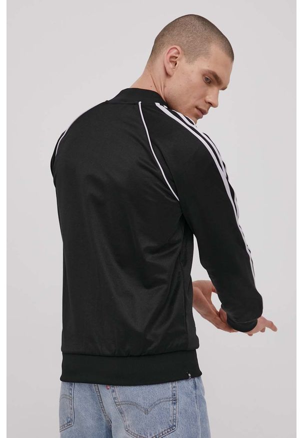 adidas Originals bluza Adicolor męska kolor czarny z aplikacją. Okazja: na co dzień. Kolor: czarny. Materiał: materiał, dzianina. Długość rękawa: raglanowy rękaw. Wzór: aplikacja. Styl: casual