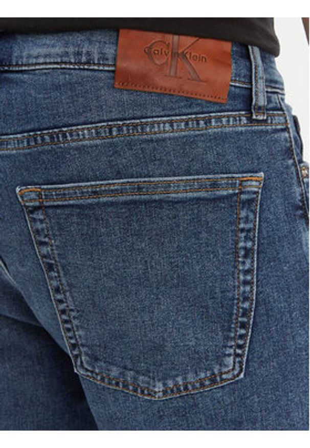 Calvin Klein Jeans Szorty jeansowe LV04RF922G Niebieski Regular Fit. Kolor: niebieski. Materiał: bawełna