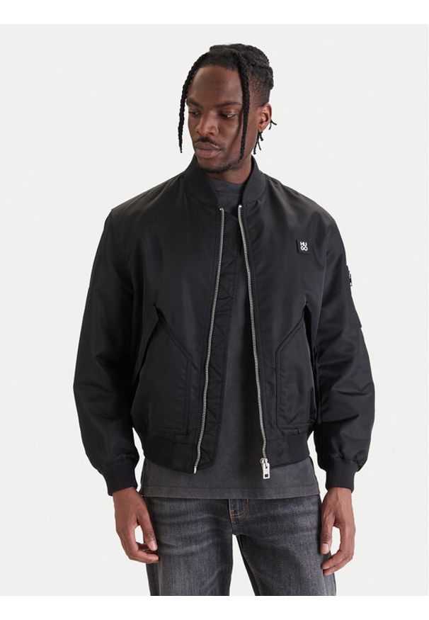 Hugo - HUGO Kurtka bomber Badam2611 50552650 Czarny Regular Fit. Kolor: czarny. Materiał: syntetyk
