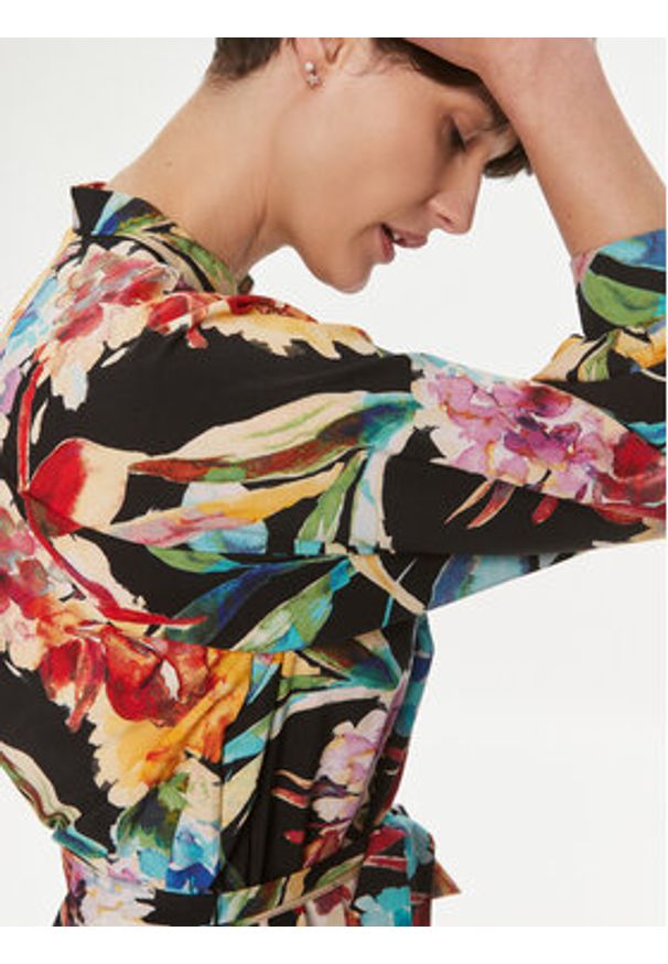 Vero Moda Sukienka koszulowa Siw Cari 10300381 Czarny Regular Fit. Kolor: czarny. Materiał: syntetyk. Typ sukienki: koszulowe