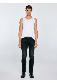 Big-Star - Koszulka męska slim bez rękawów biała Dero 101. Okazja: na co dzień. Kolor: biały. Długość rękawa: bez rękawów. Wzór: aplikacja. Styl: casual, klasyczny #4
