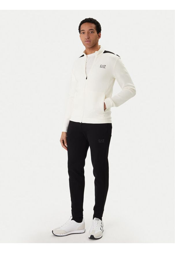 EA7 Emporio Armani Dres 7M001601 AF20845 M0233 Beżowy Regular Fit. Kolor: beżowy. Materiał: syntetyk, bawełna