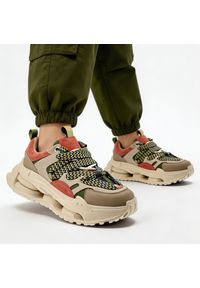 Sneakersy damskie S.Barski, na masywnej amortyzowanej podeszwie z dynamicznym zestawieniem kolorów i szerokimi ozdobnymi sznurówkami, beżowe, CR61-31. Kolor: beżowy #4