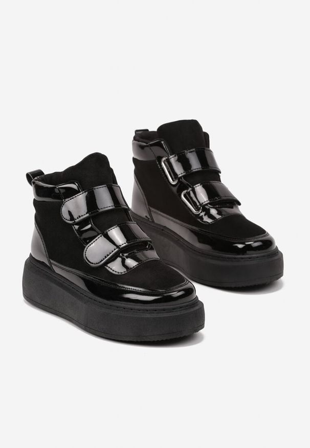 Born2be - Czarne Botki Typu Sneakersy na Platformie Zapinane na Rzep Savandria. Okazja: na co dzień. Zapięcie: rzepy. Kolor: czarny. Materiał: jeans. Obcas: na platformie. Styl: sportowy, elegancki, casual