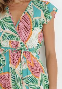 Born2be - Zielona Sukienka Donky. Typ kołnierza: kołnierz z falbankami. Kolor: zielony. Materiał: materiał. Długość rękawa: bez rękawów. Wzór: nadruk. Typ sukienki: kopertowe. Długość: maxi #6