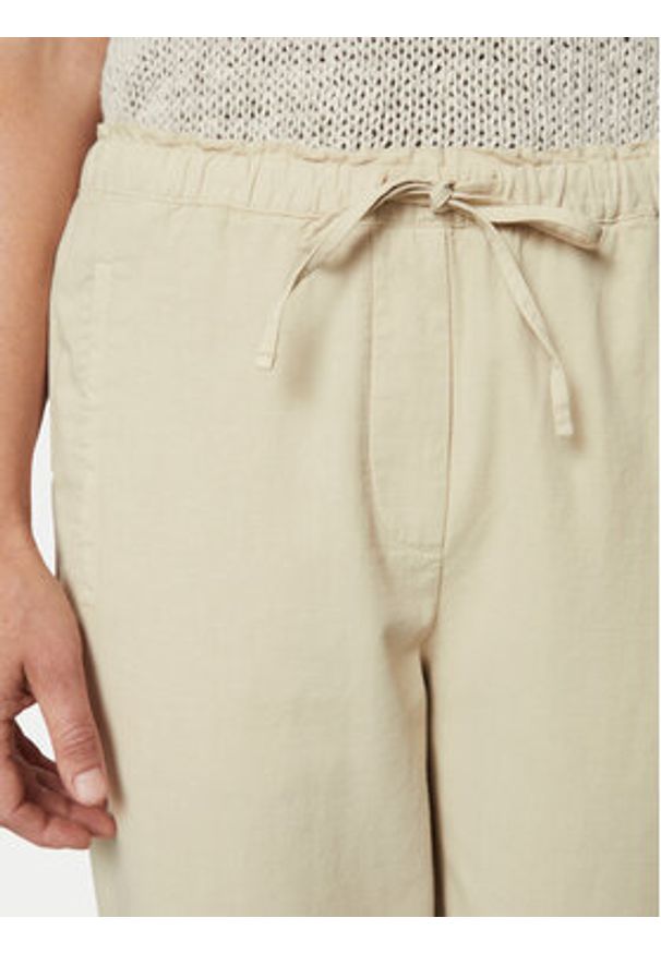 Marc O'Polo Spodnie materiałowe M03 1340 10317 Beżowy Slim Fit. Kolor: beżowy. Materiał: bawełna